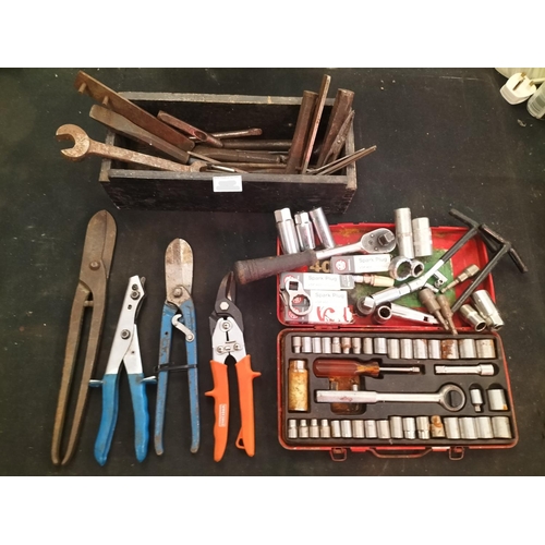 667 - Sockets, Wrenches, Metal Snips, Files, etc. Collection Only.