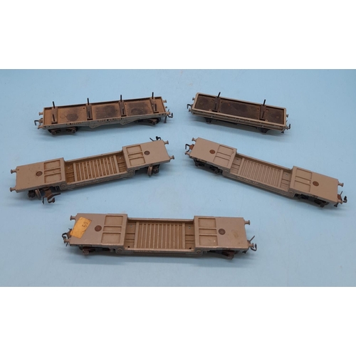 183 - Hornby Dublo Bogie Bolster, Double Bolster Wagon, 40T plus 3 x Bogie Well Wagon (Total 5).