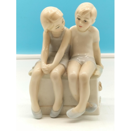 433 - Royal Doulton Reflections Figure 'Good Pals' HN3132. 16cm (h) x 11cm. Seconds Quality.