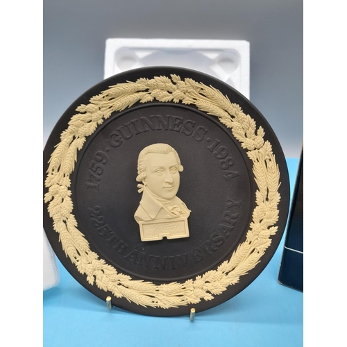 499 - Wedgwood Black Jasper 'The Guinness 225th Anniversary' 17cm Plate. Limited Edition No 8723. Boxed wi... 