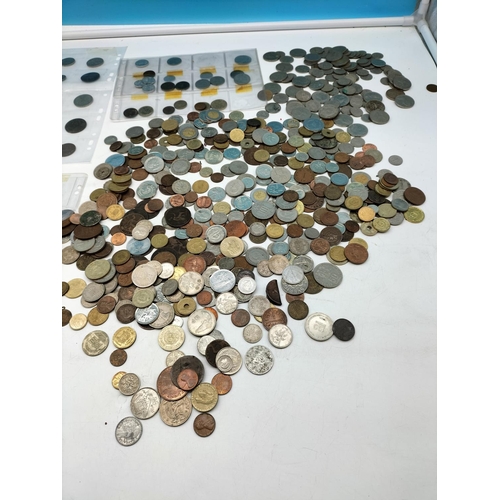 534 - Quantity of Mixed World Coins plus USA Dollar.