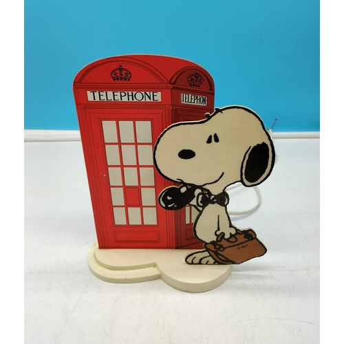 655 - Snoopy and Telephone Box Lamp. 27.5cm x 22cm. Requires Plug.