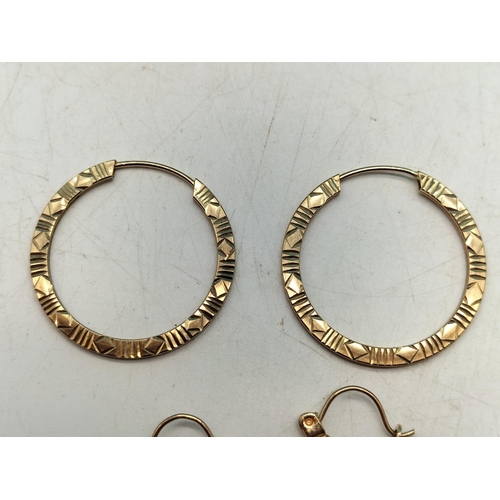 50B - 2 x Unmarked Tested 9ct Gold Hoop Earrings 1.6g