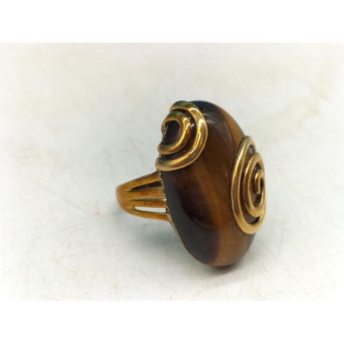 16 - 375 Hallmarked Gold and Tiger Eye Stone Ring. Size P. Overall Weight 9.6 Grams