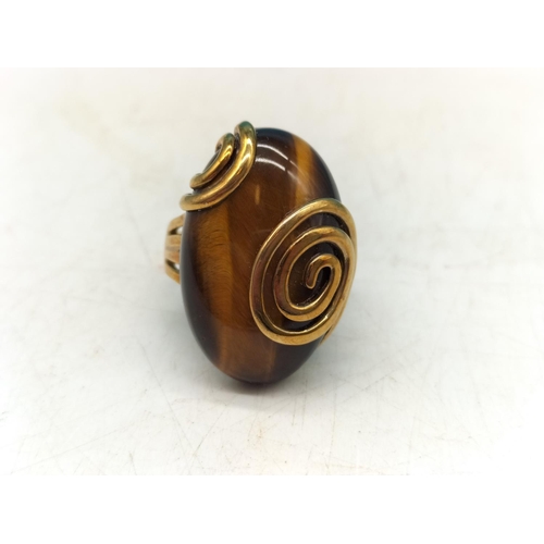 16 - 375 Hallmarked Gold and Tiger Eye Stone Ring. Size P. Overall Weight 9.6 Grams