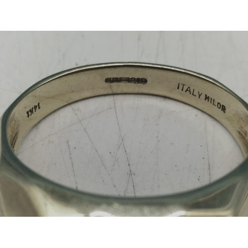 61 - 585 Hallmarked Gold 14ct Ring. Size T, 5.1 Grams.