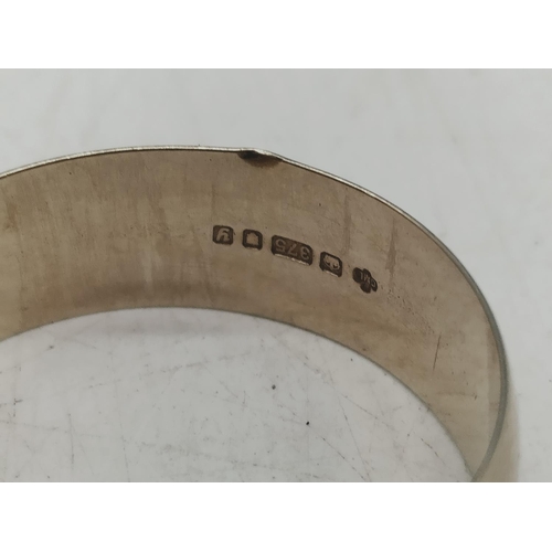 62 - 375 Hallmarked Gold Band Ring. Size U, 3.3 Grams.