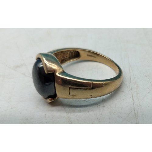 63 - 375 Hallmarked Gold Ring with Cabochon Size T, 7 Grams.
