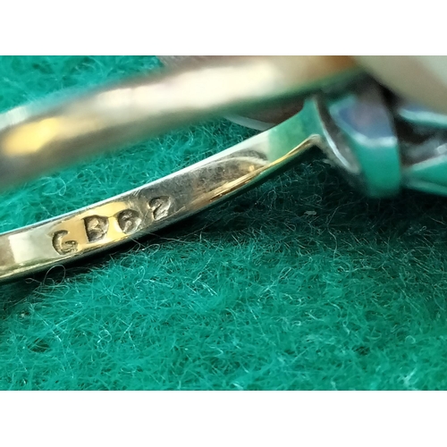 72 - 375 9ct Gold Clear Stone Ring. Size Small T Overall Weight 4.4g