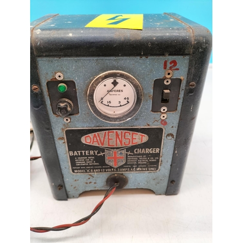 60 - (422) - Davenset Battery Charger 6-12 Volt. W/O. Collection Only.