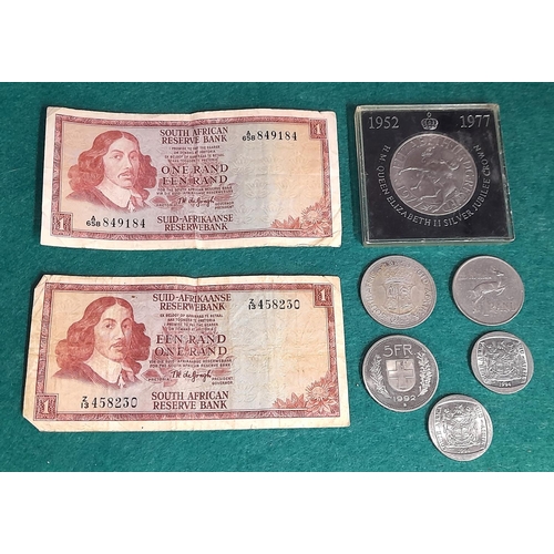 10 - 2 x South African Notes Plus Mixed Coinage To Include Cased 1977 Queen Elizabeth Coin