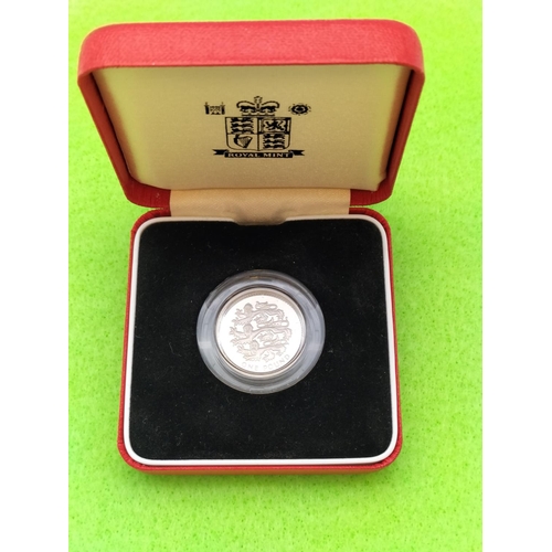 152 - United Kingdom Silver Piedfort Proof One Pound Coin in Case. Limited Issue of 10,000