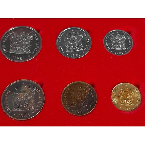 2 - 1981 Collection of Ten Cased South African Coins to Incl. Two 22kt Gold 2 & 1 Rand Coins, Five 80% S... 