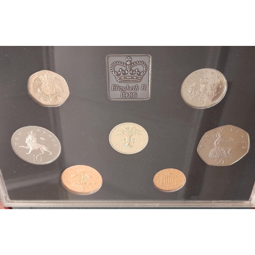 28 - 2 x Proof Coin Sets 1985 / 1986 in Presentation Cases