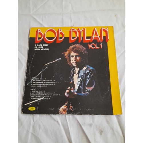 24 - Bob Dylan LPs (3) to include CBS 62515 'Bringing It All Back Home' A2 B2, SM3605 'A Rare Batch of Li... 