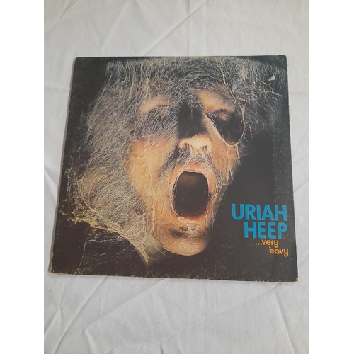 33 - Uriah Heep LPs (4) to include ILPS 9142 'Very 'Eavy .... Very 'Umble' A1 B1, CHALP 107 'Look at Your... 