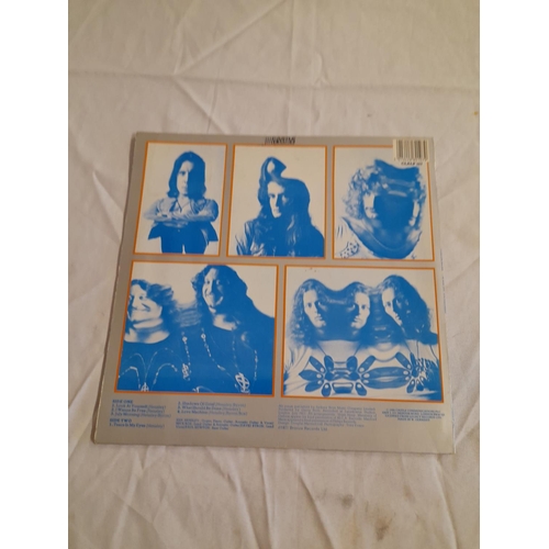 33 - Uriah Heep LPs (4) to include ILPS 9142 'Very 'Eavy .... Very 'Umble' A1 B1, CHALP 107 'Look at Your... 