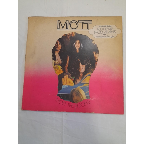 97 - Collection of 5 LPs to include AMLS 64356 Arthur Lee 'Vindicator' A-1 B-1, 69038 Mott the Hoople 'Mo... 