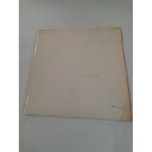 152 - The Beatles PCS 7067/8 'White Album' with Numbered Side Opening. No Inserts. 709-1 710-1 711-1 712-1... 