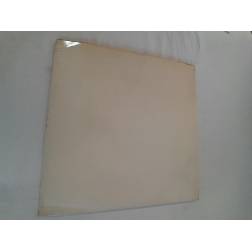 152 - The Beatles PCS 7067/8 'White Album' with Numbered Side Opening. No Inserts. 709-1 710-1 711-1 712-1... 