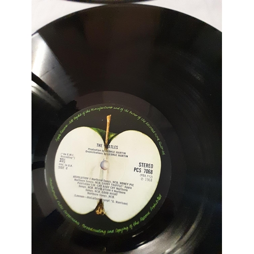 152 - The Beatles PCS 7067/8 'White Album' with Numbered Side Opening. No Inserts. 709-1 710-1 711-1 712-1... 