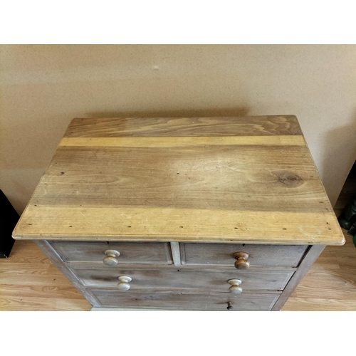 344 - Pine Set of Drawers - 2 Drawers Under 2 Drawers. 1 Drawer Requires Attention. 85cm High, 96cm x 58cm... 