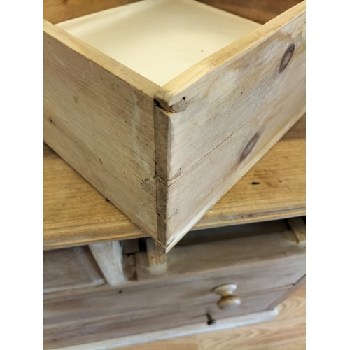 344 - Pine Set of Drawers - 2 Drawers Under 2 Drawers. 1 Drawer Requires Attention. 85cm High, 96cm x 58cm... 