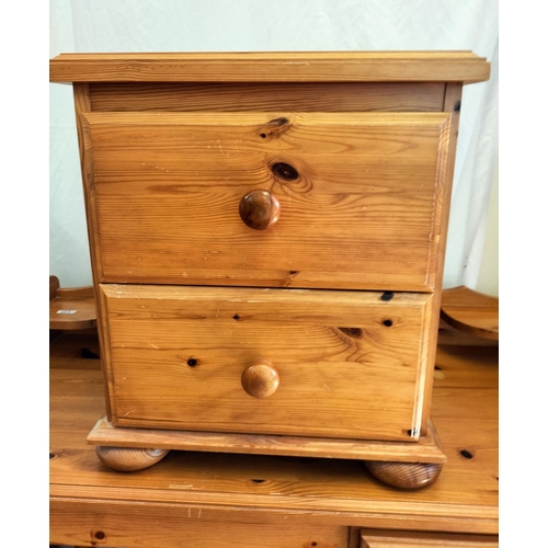 569 - Four Piece Pine Bedroom Set To Include Dressing Table 106 x 86 x 46cm Chest of drawers 76 x 60 x 43c... 