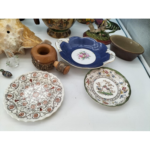 486 - Box of Mixed Items to include Temple Jar, Wooden Bird Figures, Large Shell, etc.