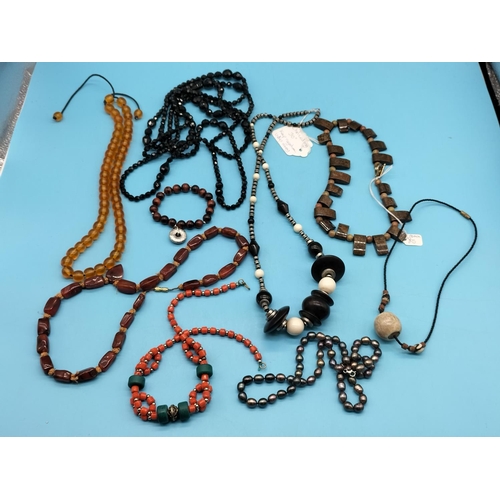 510 - Collection of Vintage and Modern Costume Jewellery, Mostly Necklaces.