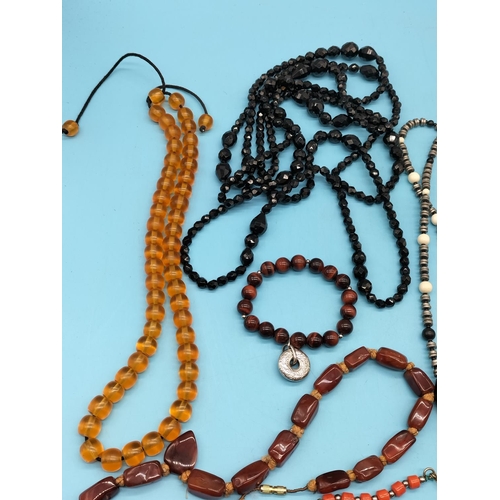 510 - Collection of Vintage and Modern Costume Jewellery, Mostly Necklaces.