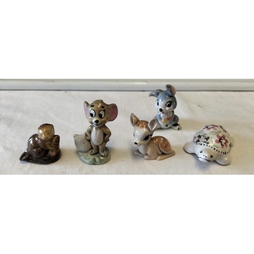 513 - Crate of Mixed Items to include Cups, Plates, Vase, Royal Albert 'Month' Plates, etc.