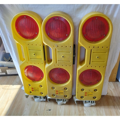 520 - 3 x Railway Engineering Track Maintenance Lights. 90cm Tall. Collection Only.