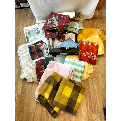 525 - Box of Vintage Fabric to include Curtains, etc.