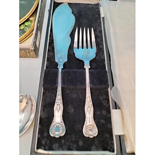 536 - Box of Vintage Cutlery, Vintage Placemats plus Binoculars.