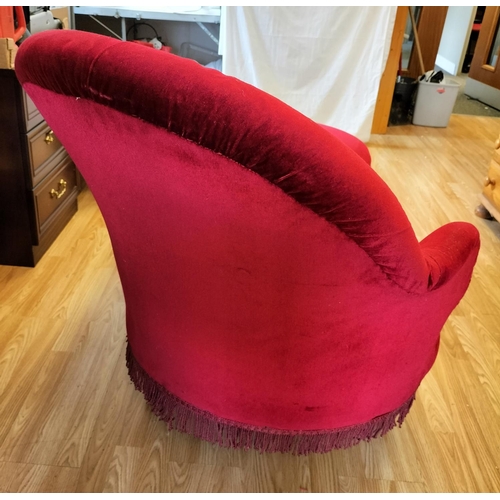 213 - Red Fabric Chaise Longue with Wooden Columned Legs on Castors. One Leg Loose Requires Pinning. lengt... 