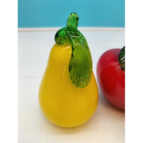 344 - Collection of Vintage Art Glass Fruit to include Apples, Pears and Strawberries. Tallest 10cm.