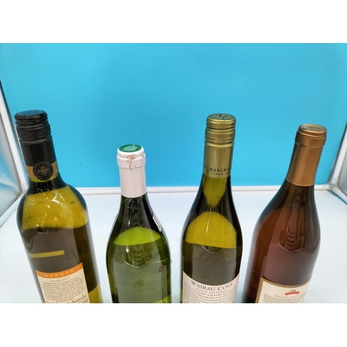 579 - 4 x New and Sealed 75cl Bottles of White Wine to include Hardys Chardonnay 2004, Muscadet, Wairau Co... 