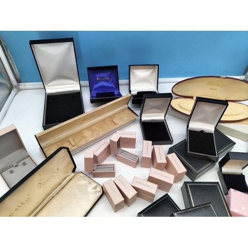 104 - Large Collection of Empty Jewellery Ring/Necklace Boxes.