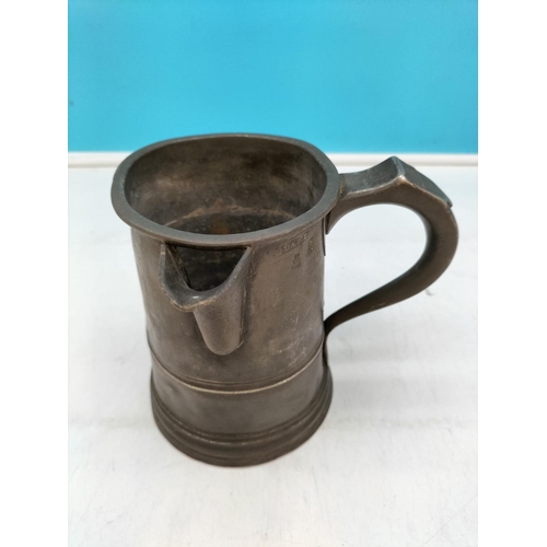 413 - Victorian Pewter Quart Ale Measuring Jug. 15cm High, 11cm Diameter.