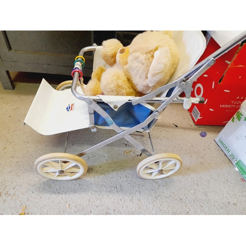 479 - Vintage 1960's Triang Foldable Doll's Pushchair. 70cm x 27cm x 42cm. Collection Only.