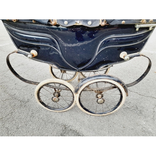 480 - Vintage 1940's Silver Cross Double/Twin Coach Built Doll's Pram for Restoration. 80cm x 72cm x 45cm.... 