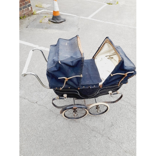 480 - Vintage 1940's Silver Cross Double/Twin Coach Built Doll's Pram for Restoration. 80cm x 72cm x 45cm.... 