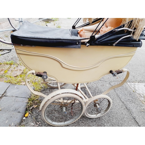 484 - Vintage 1960's Manton Doll's Pram. 84cm x 100cm x 36cm. Collection Only.