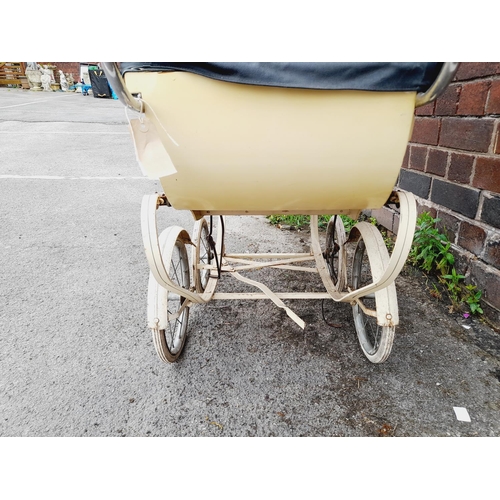 484 - Vintage 1960's Manton Doll's Pram. 84cm x 100cm x 36cm. Collection Only.