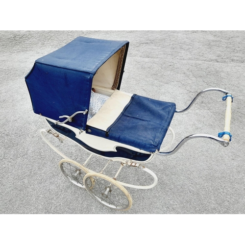 495 - Vintage Marmet Coach Built Doll's Pram 97cm x 75cm x 37cm. Collection Only.