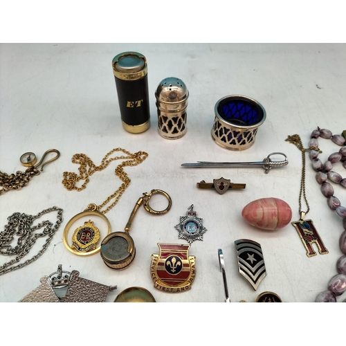 535 - Collection of Mixed Items to include Pin Badges, Brooches, Bracelet, etc.