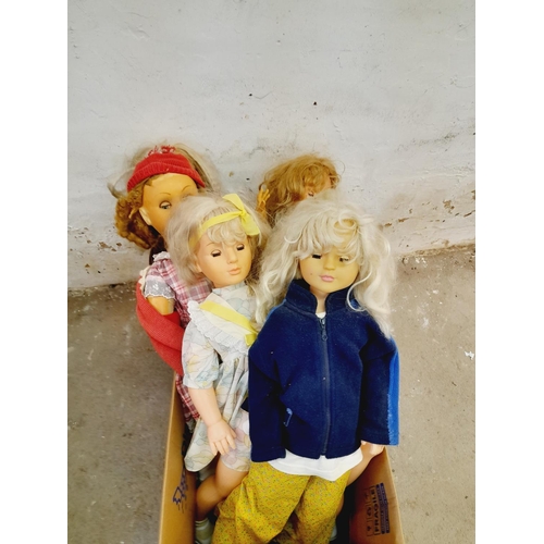 562 - Collection of Vintage and Modern Dolls. Tallest 80cm.