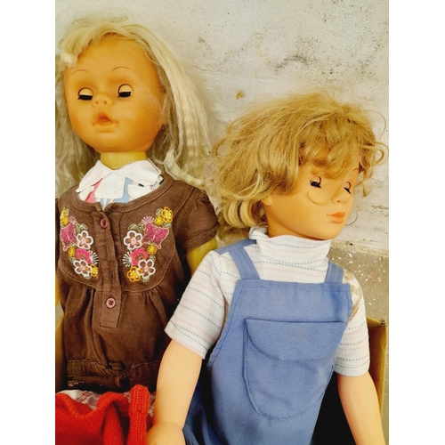 562 - Collection of Vintage and Modern Dolls. Tallest 80cm.