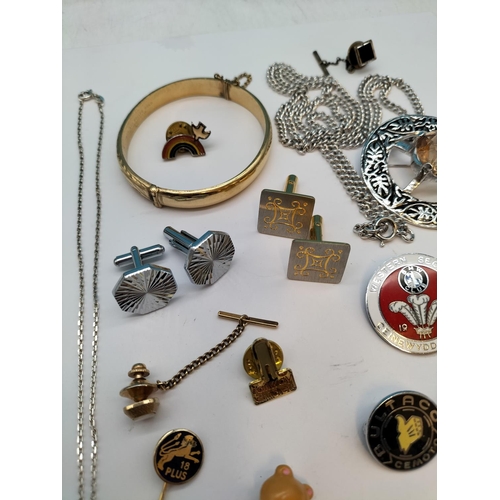 643 - Tub of Mixed Costume Jewellery, Pins plus 9ct Rolled Gold Bangle.